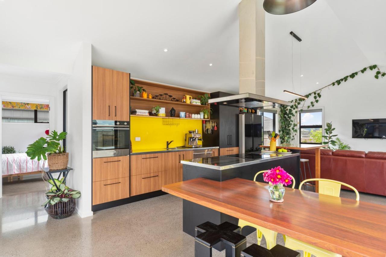 Mellow Yellow Taupo Exterior photo