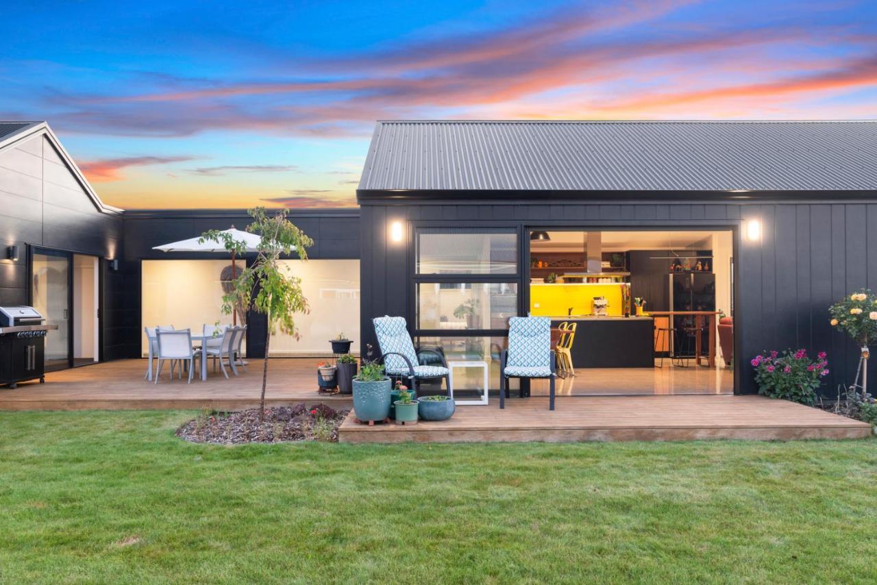 Mellow Yellow Taupo Exterior photo