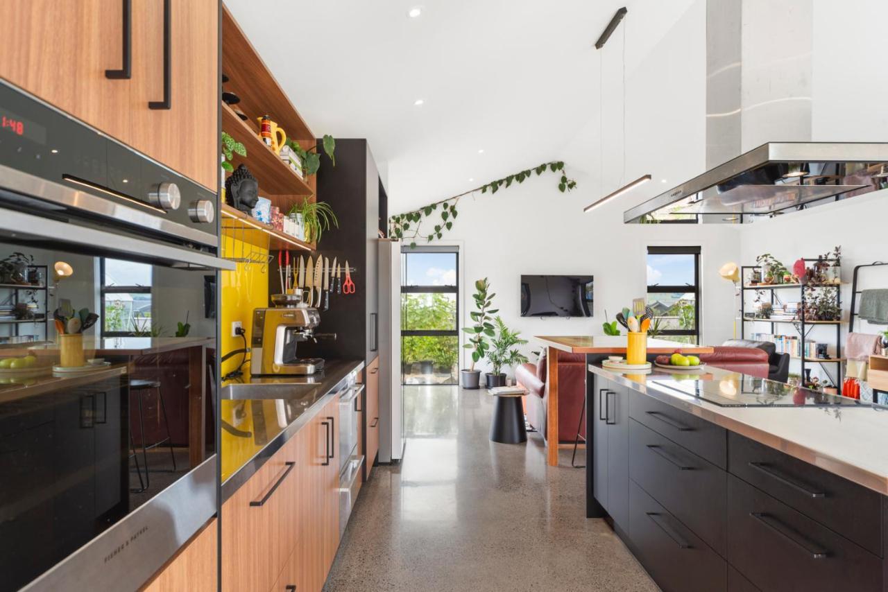 Mellow Yellow Taupo Exterior photo